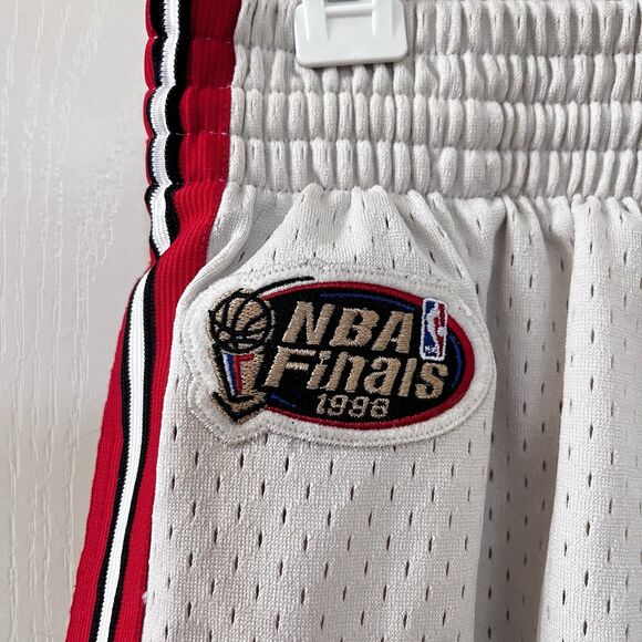 Mitchell & Ness Hardwood Classics Shorts Chicago Bulls NBA Finals 1998 SZ Small - Picture 5 of 16